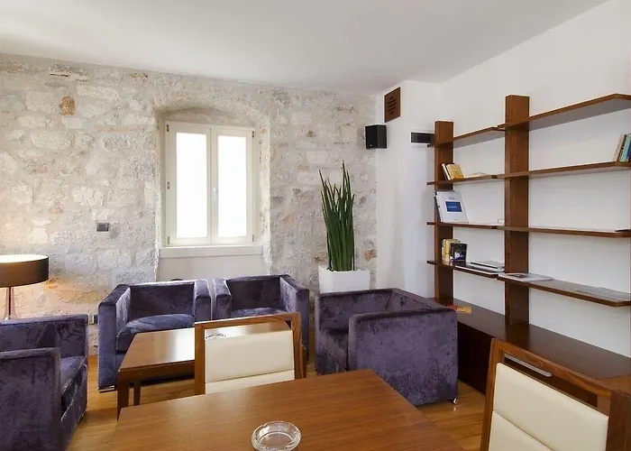 Vestibul Palace & - Small Luxury Of The World