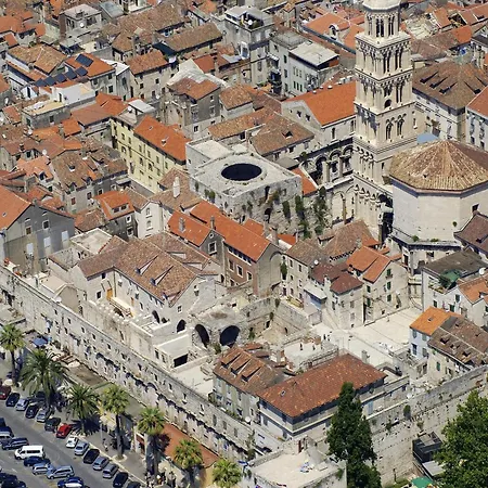 Szálloda Vestibul Palace & - Small Luxury Of The World 4*