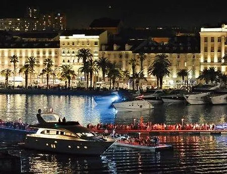 Vestibul Palace & - Small Luxury Of The World