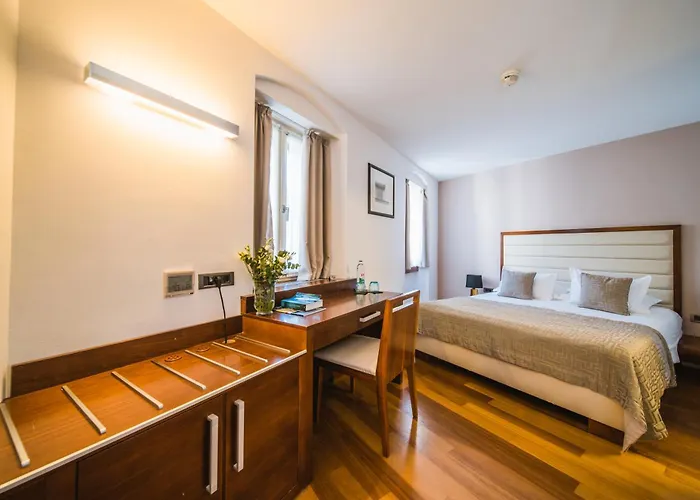 Vestibul Palace & - Small Luxury Of The World